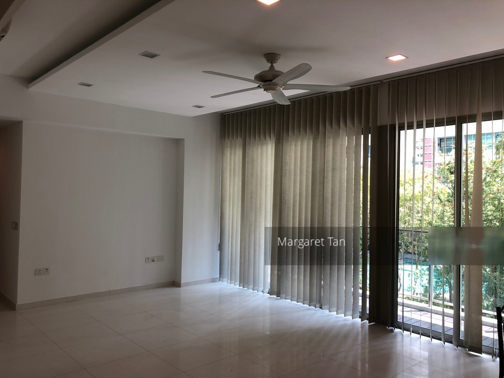 Livia thumbnail photo